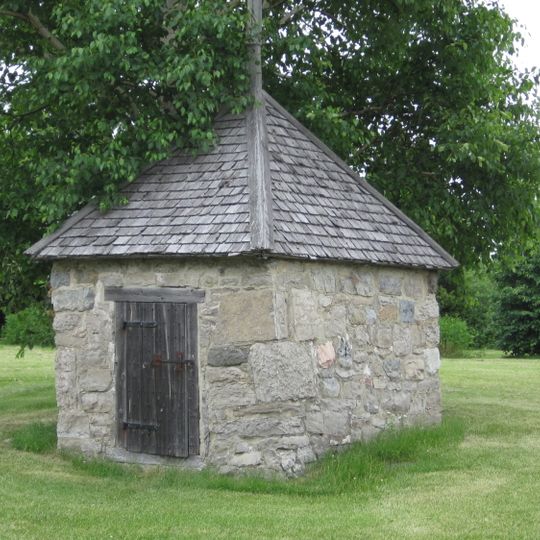 Powder magazine at Poste-de-Traite-de-la-Métabetchouane