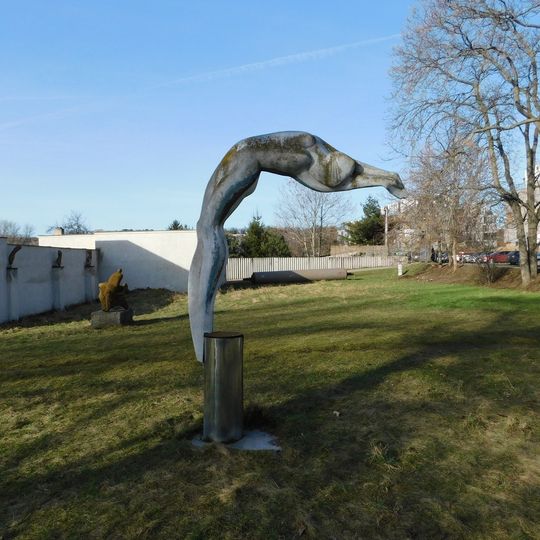 Socha Skokanka do vody na Libeňském ostrově v Praze