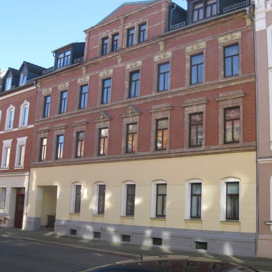 Mietshaus in geschlossener Bebauung Bernhardstraße 104