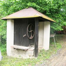 Rumpálová studna u domu 36 ve Skramouši
