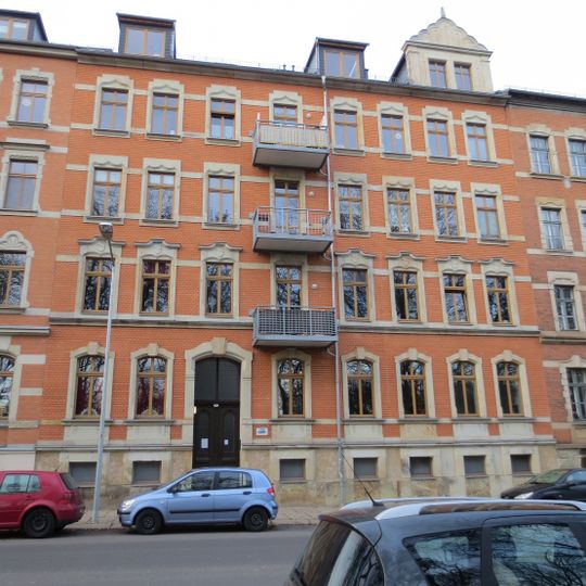 Mietshaus in geschlossener Bebauung Schloßteichstraße 7