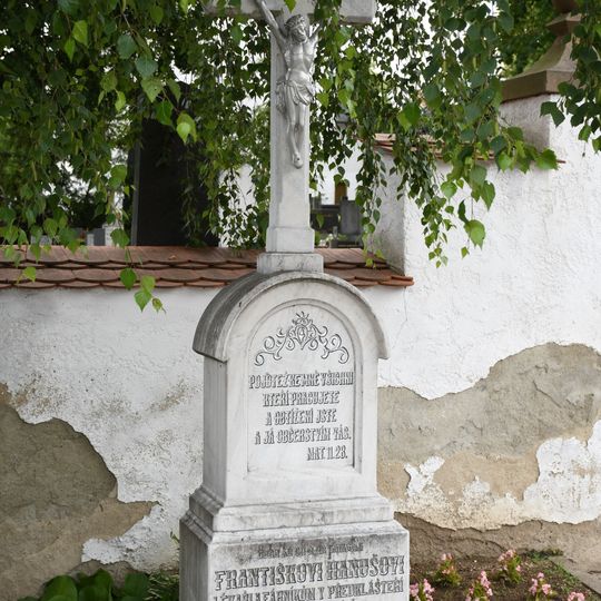 Kříž v Předklášteří v ulici Na Stráňově