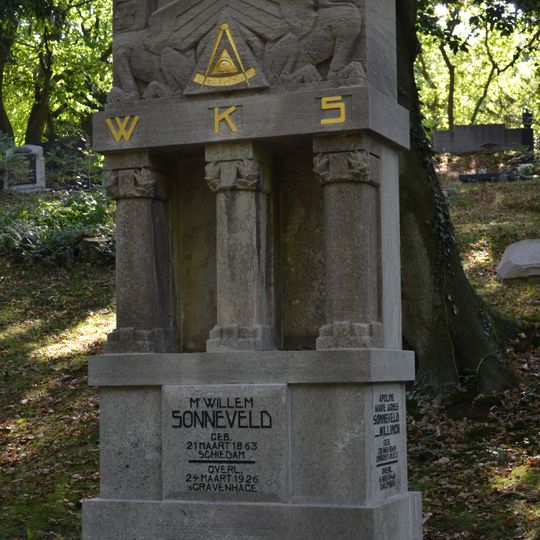 Westerveld: grafmonument W. Sonneveld