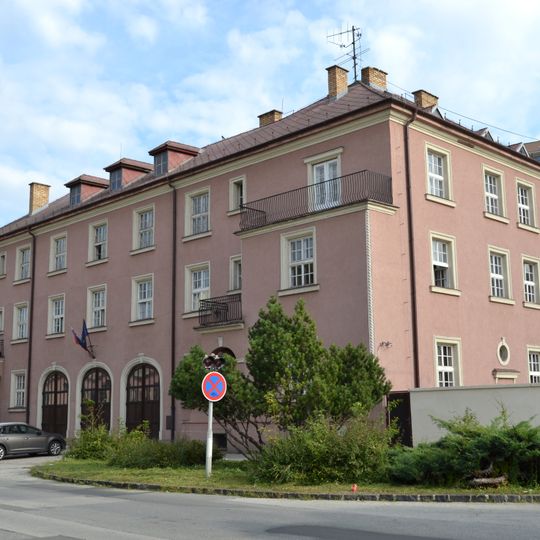 Hasičské kasárne, Červený kohút, budova administratívna