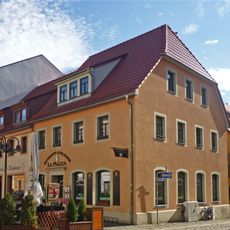 Wohnhaus mit Laden in Ecklage Hauptstraße 7