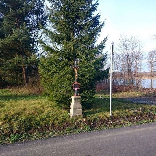 Kříž v Nové Včelnici u Paseckého rybníka