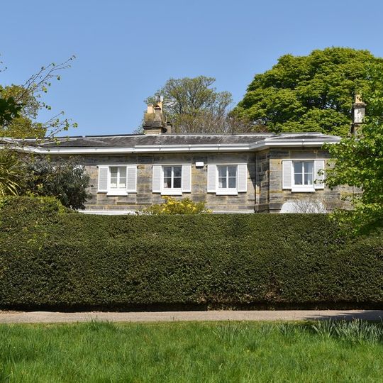 5 And 6, Calverley Park