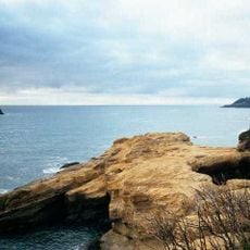 Devils Punch Bowl State Natural Area