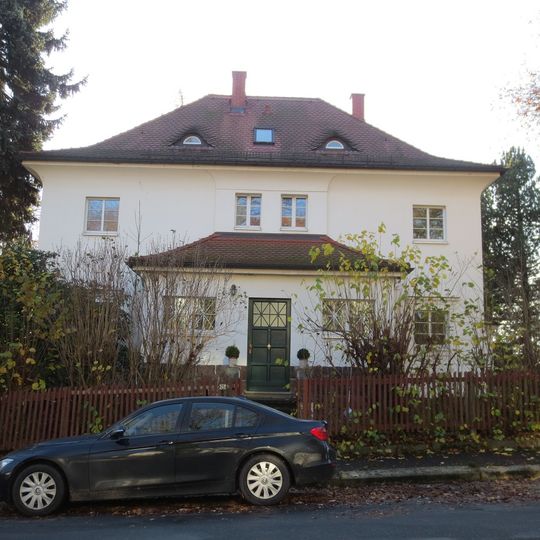 Villa mit Garten Guerickestraße 25