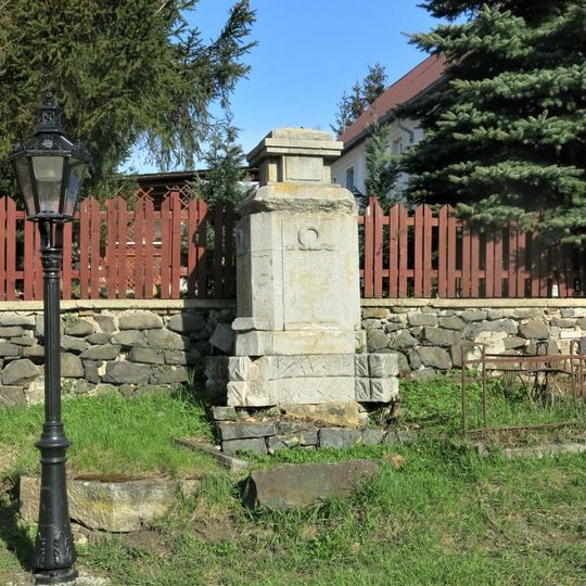 Pomník padlým v 1. světové válce na návsi v Knínici