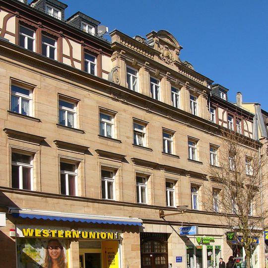 Wohn- und Geschäftshaus