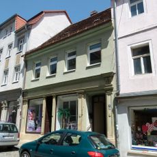 Wohnhaus mit Laden (originale Front) in geschlossener Bebauung Bahnhofstraße 5