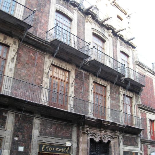Casa de los condes de la Torre Cossío y de la Cortina