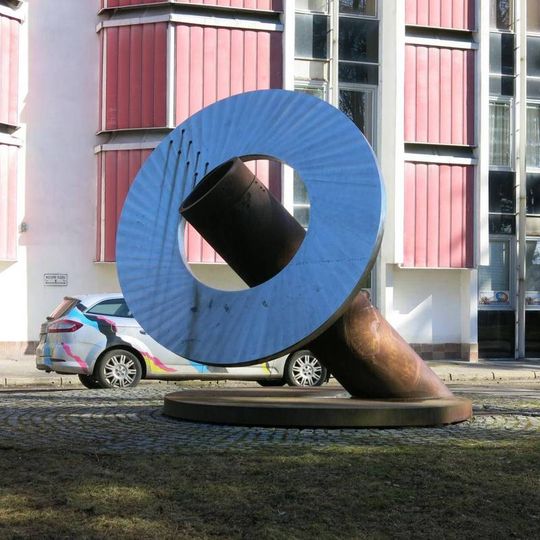 Kovová plastika v ulici U Spojů v České Lípě