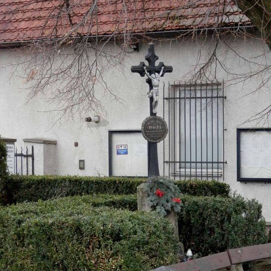 Pamětní kříž v Říčanech u Prahy