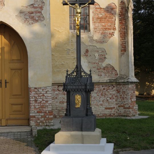 Kříž v Přízřenicích u kostela