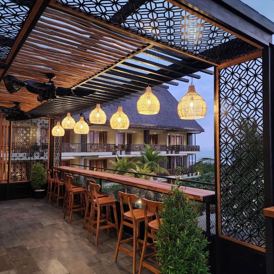 The Moon Rooftop Light Bar