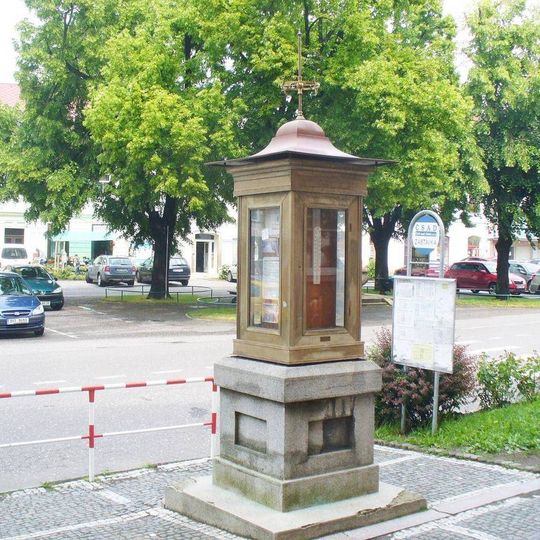 Meteorologický sloup na Palackého náměstí v Kostelci nad Orlicí