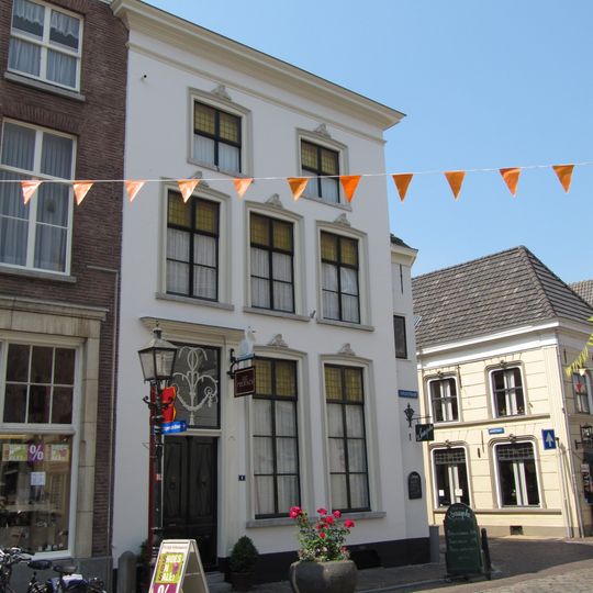 Brugstraat 1, Grave