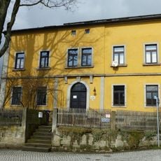 Pfarrhaus mit Einfriedung Oberdorfweg 9