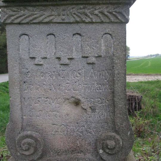 Kříž východně od Dřevce