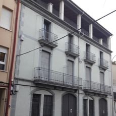 House in carretera de Santa Pau, 6-8