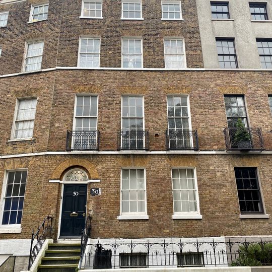 28-37, Hawley Square