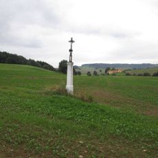 Kříž severně od Mrákova nad Povezským mlýnem