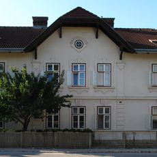 Residential building Albertstraße 1