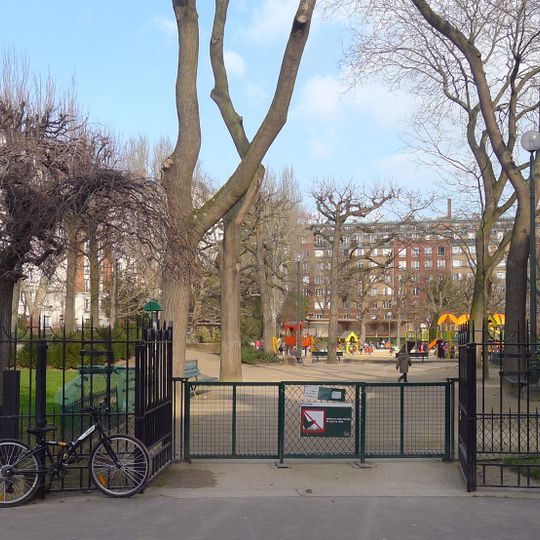 Square Sarah-Bernhardt