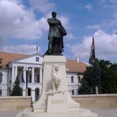 Lajos Kossuth statue