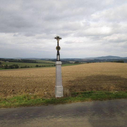 Kříž severně od Tlumačova u rozcestí