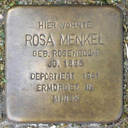 Stolperstein en memoria de Rosa Menkel