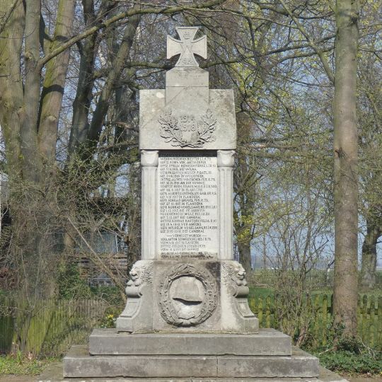 "Gefallenendenkmal Lathwehren"