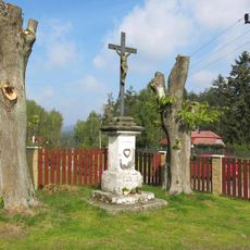 Kříž poblíž domu 94 ve Falknově