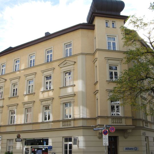 Jahnstraße 25