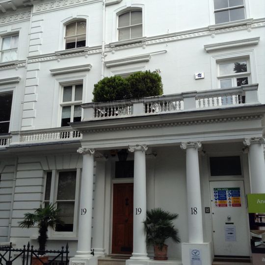 18-27, Kensington Gate W8