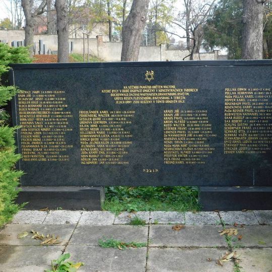 Památník umučeným v koncentračních táborech na novém židovském hřbitově na Olšanech