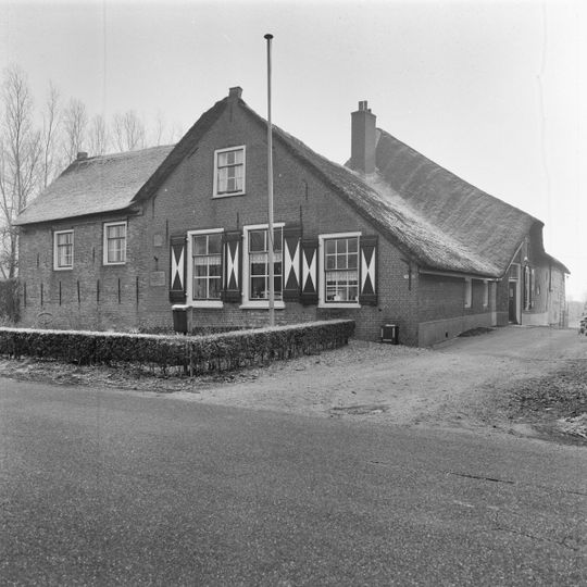 Graafdijk-west 28, Molenaarsgraaf