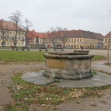 Čtyři studny na Masarykově náměstí - studna u čp. 49