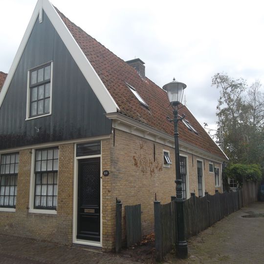 Kralingergracht 9, De Rijp