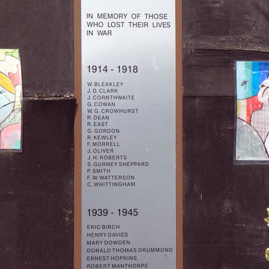 Old Roan war memorial garden