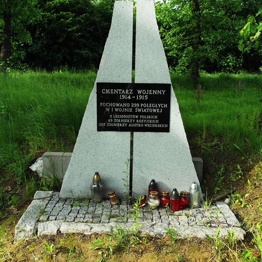 Cmentarz wojenny w Gołoszycach