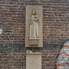 Statue