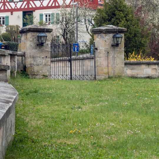 Friedhofsmauer Am Kirchenbühl 10 a