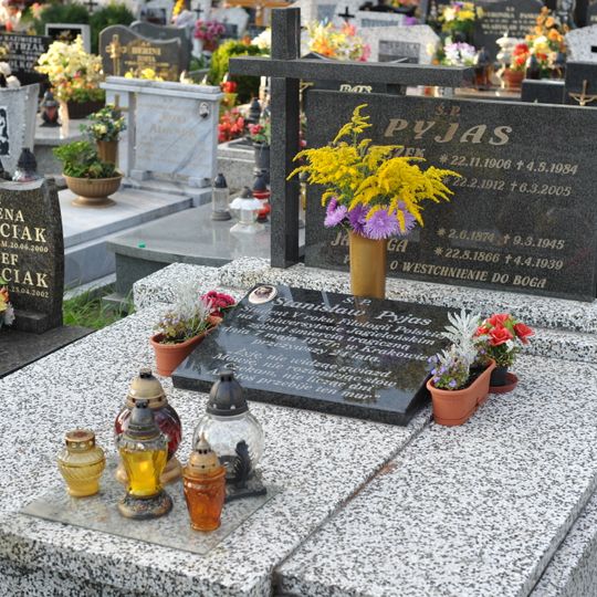 Cmentarz parafialny w Gilowicach