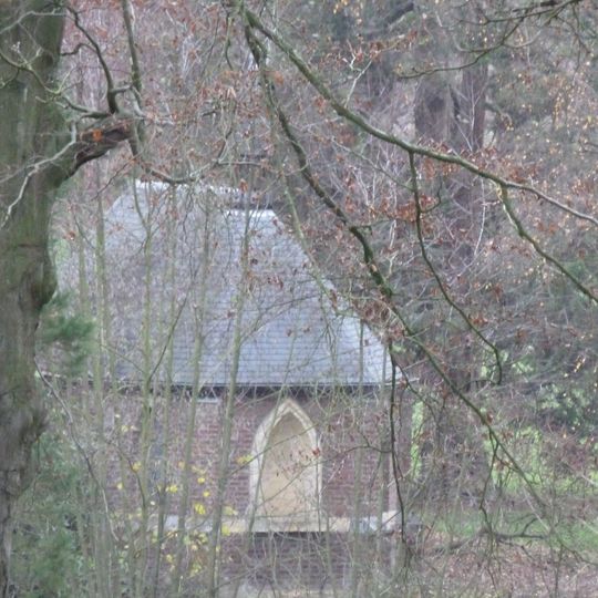 Neubourg Castle: neo-gothic chapel