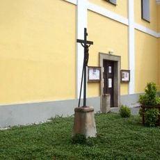 Kříž u kostela v Bělé nad Radbuzou
