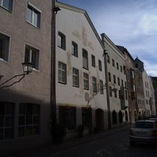 Wohn- und Geschäftshaus