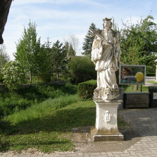Nepomukstatue